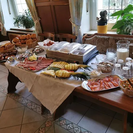 Am Romerweinschiff Hotel Neumagen-Dhron